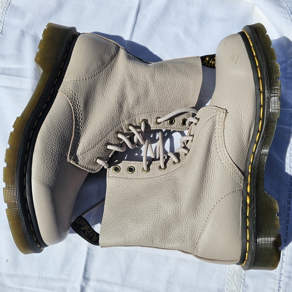Dr. Martens Shoes - Authentic Dr. Martens 1460 Pascal Virginia Leather Boots – Parchment Beige